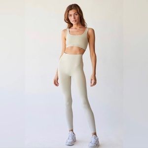 SET ACTIVE Oatmilk SculptFlex Leggings